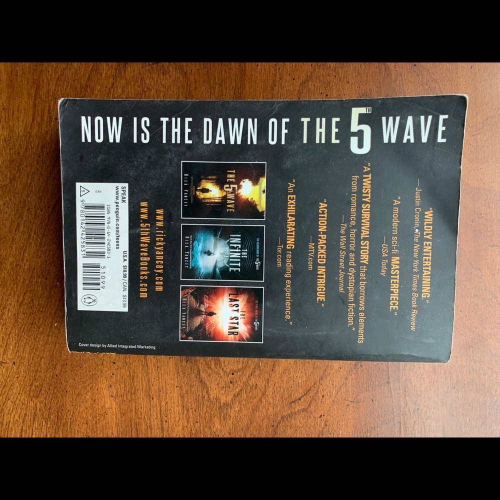 Books - Picture 2 of 4
